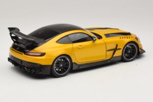 Mercedes AMG GT Black Series C190 Solarbeam Yellow Metallic Minichamps 1:18 110032021 Pressofusione — immagine 3 di 8