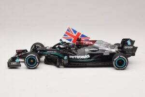 Mercedes AMG Petronas W12 E Performance L. Hamilton Winner British GP 2021 Minichamps 1:18 110211144 Resina — immagine 3 di 7