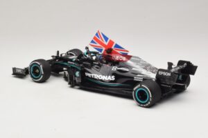 Mercedes AMG Petronas W12 E Performance L. Hamilton Winner British GP 2021 Minichamps 1:18 110211144 Resina — immagine 5 di 7