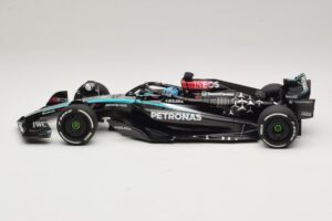 Mercedes AMG Petronas W15 E Performance G. Russell 2024 Minichamps 1:18 110240163 Resina — immagine 3 di 7