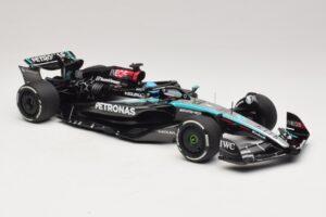 Mercedes AMG Petronas W15 E Performance G. Russell 2024 Minichamps 1:18 110240163 Resina — immagine 4 di 7