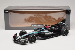 Mercedes AMG Petronas W15 E Performance G. Russell 2024 Minichamps 1:18 110240163 Resina — immagine 7 di 7