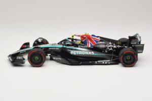 Mercedes AMG Petronas W15 E Performance L. Hamilton Winner British GP 2024 Minichamps 1:18 110241244 Resina — immagine 3 di 7