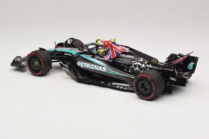 Mercedes AMG Petronas W15 E Performance L. Hamilton Winner British GP 2024 Minichamps 1:18 110241244 Resina — immagine 5 di 7