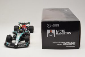 Mercedes AMG Petronas W15 E Performance L. Hamilton Winner British GP 2024 Minichamps 1:18 110241244 Resina — immagine 6 di 7