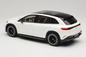 Mercedes EQS SUV X296 Manufaktur Diamond White NZG 1:18 B66960590 Pressofusione — immagine 7 di 8