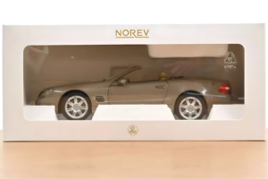 Mercedes SL500 R230 Travertine Beige Norev 1:18 183843 Pressofusione — immagine 2 di 2