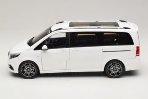Mercedes V-Class W447 AMG Line Bianco Norev 1:18 183876 Pressofusione — immagine 5 di 8
