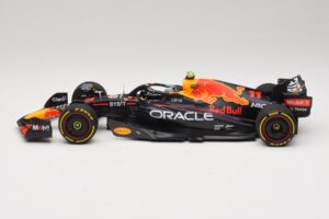 Oracle Red Bull Racing RB18 S. Perez Winner Monaco GP 2022 Minichamps 1:18 110220711 Resina — immagine 3 di 7