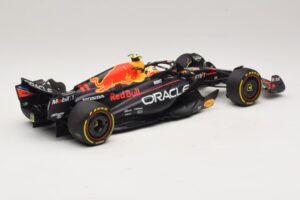 Oracle Red Bull Racing RB19 S. Perez Abu Dhabi GP 2023 Minichamps 1:18 110232311 Resina — immagine 2 di 7