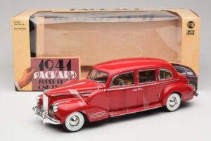 Packard Super Eight One-Eighty Rosso Greenlight 1:18 12971 Pressofusione — immagine 6 di 6
