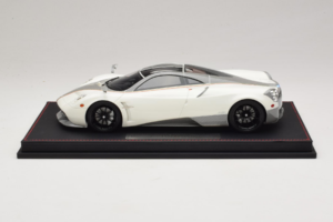 Pagani Huayra Luminous Green AB 1:18 REMC041 Resina