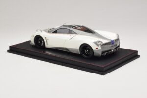 Pagani Huayra Luminous Green AB 1:18 REMC041 Resina — immagine 5 di 7