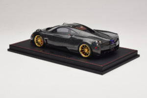Pagani Huayra Starry Night Sky AB 1:18 REMC039 Resina — immagine 5 di 7