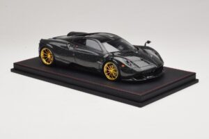 Pagani Huayra Starry Night Sky AB 1:18 REMC039 Resina — immagine 4 di 7