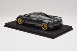 Pagani Huayra Starry Night Sky AB 1:18 REMC039 Resina — immagine 5 di 7