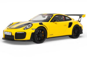 Porsche 911 GT2 RS 991.2 Nurburgring Lap Record Giallo GT Spirit 1:18 GT972 Resina