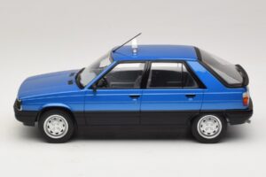 Renault 11 GTL Taxi James Bond MCG 1:18 MCG18833 Pressofusione — immagine 3 di 6