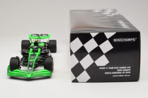 Stake Kick Sauber C44 G. Zhou Emilia Romagna GP 2024 Minichamps 1:18 117240124 Resina — immagine 6 di 7