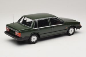 Volvo 740 GL Verde Scuro Minichamps 1:18 155171702 Pressofusione — immagine 2 di 6