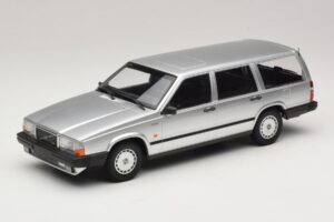 Volvo 740 GL Station Wagon Argento Minichamps 1:18 155171770 Pressofusione