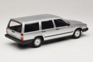 Volvo 740 GL Station Wagon Argento Minichamps 1:18 155171770 Pressofusione — immagine 2 di 6