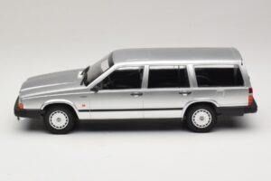 Volvo 740 GL Station Wagon Argento Minichamps 1:18 155171770 Pressofusione — immagine 3 di 6
