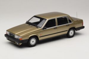 Volvo 740 GL Oro Minichamps 1:18 155171700 Pressofusione