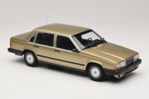 Volvo 740 GL Oro Minichamps 1:18 155171700 Pressofusione — immagine 4 di 6