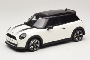 Mini Cooper S F66 Nanuq White Metallic Otto 1:18 OT1245 Resina