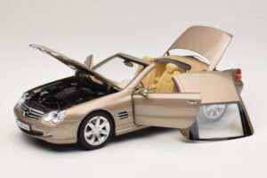 Mercedes SL500 R230 Travertine Beige Norev 1:18 183843 Pressofusione — immagine 2 di 9