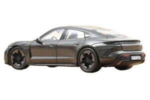 Porsche Taycan Turbo S Slate Grey Neo Norev 1:18 187654 Pressofusione — immagine 3 di 5