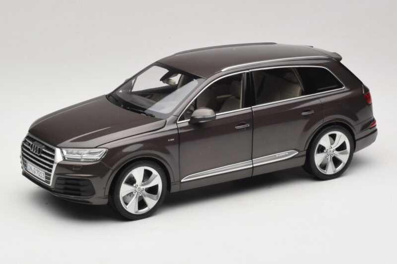 Audi Q7 4M Argus Brown Minichamps 1:18 5011407615 Pressofusione