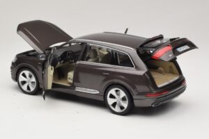 Audi Q7 4M Argus Brown Minichamps 1:18 5011407615 Pressofusione — immagine 5 di 8