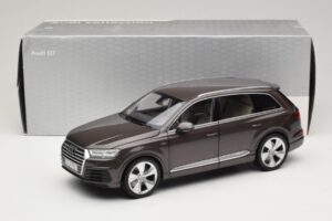 Audi Q7 4M Argus Brown Minichamps 1:18 5011407615 Pressofusione — immagine 8 di 8