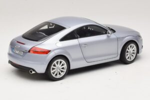 Audi TT 8N Silverblue Metallic Minichamps 1:18 100015020 Pressofusione — immagine 3 di 8