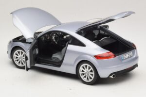Audi TT 8N Silverblue Metallic Minichamps 1:18 100015020 Pressofusione — immagine 5 di 8
