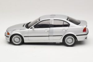 BMW 3-Series E46 6-Cylinder Argento UT Models 1:18 20512 Pressofusione — immagine 3 di 6
