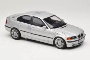 BMW 3-Series E46 6-Cylinder Argento UT Models 1:18 20512 Pressofusione — immagine 4 di 6
