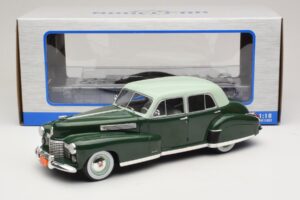 Cadillac Fleetwood Series 60 Special Verde MCG 1:18 MCG18657 Pressofusione — immagine 6 di 6