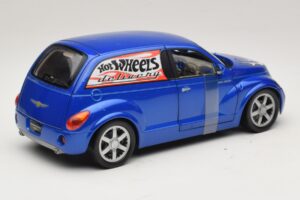 Chrysler PT Cruiser Consegna Blu Hot Wheels 1:18 29616 Pressofusione — immagine 2 di 7