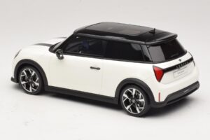 Mini Cooper S F66 Nanuq White Metallic Otto 1:18 OT1245 Resina — immagine 5 di 6