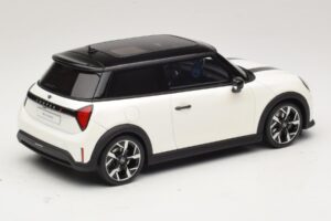 Mini Cooper S F66 Nanuq White Metallic Otto 1:18 OT1245 Resina — immagine 2 di 6
