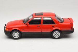 Ford Orion Mk2 1600E Rosso MCG 1:18 MCG18488 Pressofusione — immagine 3 di 6