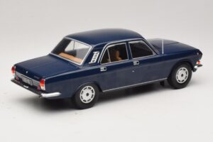 GAZ Volga GAZ-24-10 Blu Scuro MCG 1:18 MCG18014 Pressofusione — immagine 2 di 6
