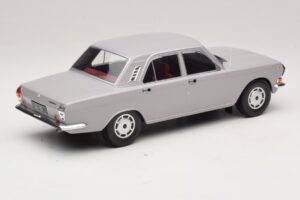 GAZ Volga GAZ-24-10 Grigio MCG 1:18 MCG18016 Pressofusione — immagine 2 di 6