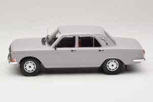 GAZ Volga GAZ-24-10 Grigio MCG 1:18 MCG18016 Pressofusione — immagine 3 di 6