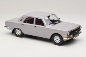 GAZ Volga GAZ-24-10 Grigio MCG 1:18 MCG18016 Pressofusione — immagine 4 di 6