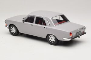 GAZ Volga GAZ-24-10 Grigio MCG 1:18 MCG18016 Pressofusione — immagine 5 di 6