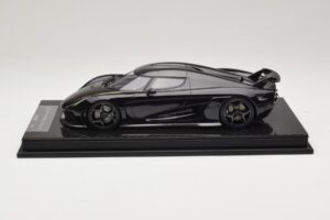 Koenigsegg Regera Nero Pacchetto Carbonio FrontiArt 1:18 F079-179 Resina — immagine 3 di 7